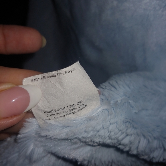 LITTLE GIRAFFE Luxe Satin Snow Leopard Robe Satin Luxurious Robe Powder Blue 🩵 - Picture 8 of 15